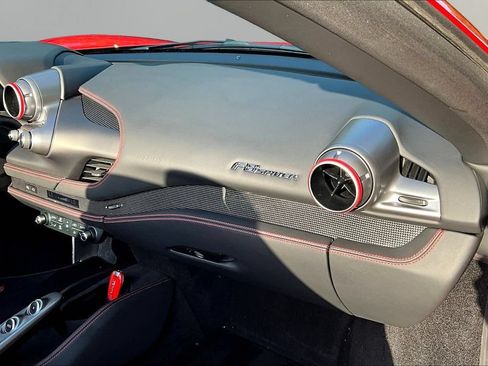 Used 2022 Ferrari F8 Tributo RWD image 21