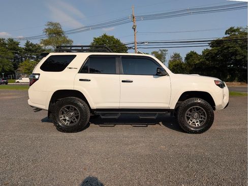 Used 2020 Toyota 4Runner Venture w/ Moonroof Package AWD/4WD image 4