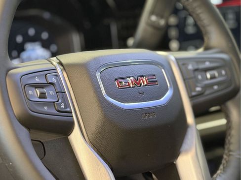 Used 2026 GMC Sierra 1500 SLT AWD/4WD image 19