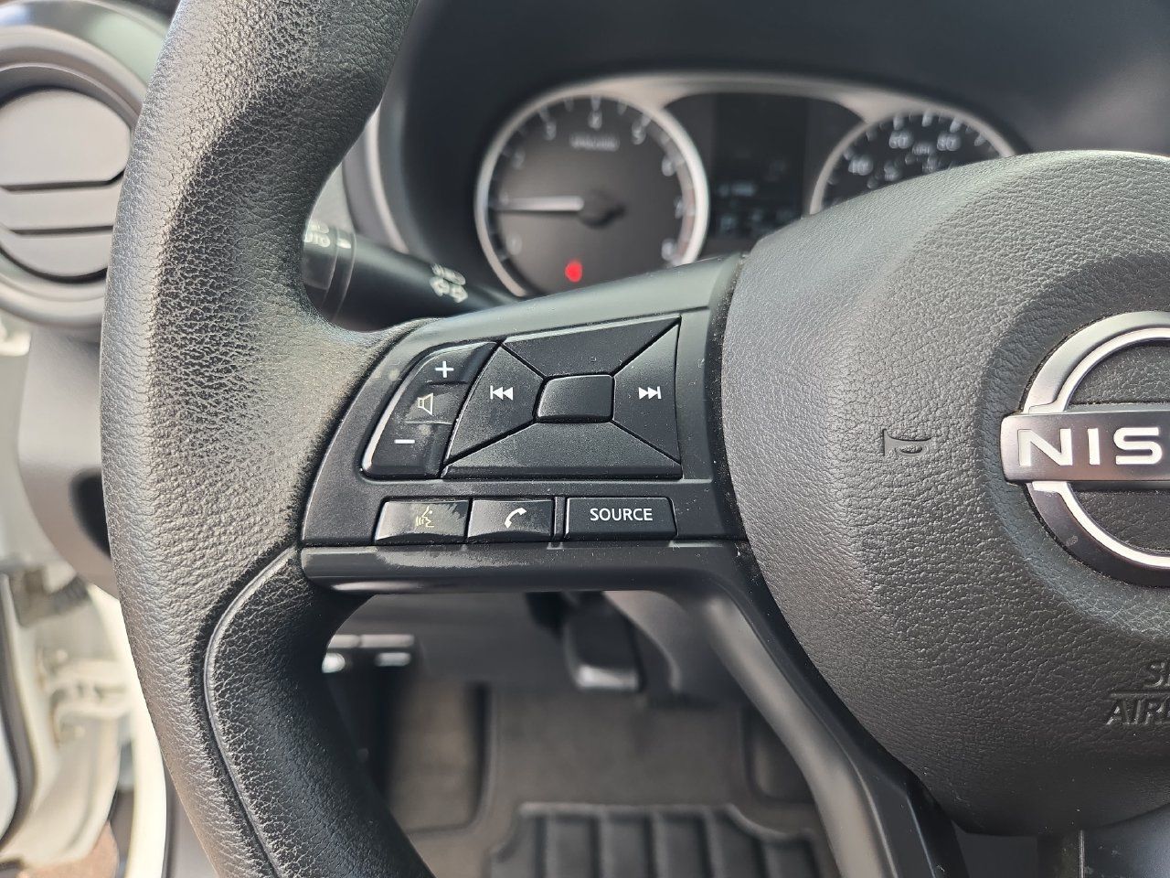 Used 2024 Nissan Kicks S FWD image 16