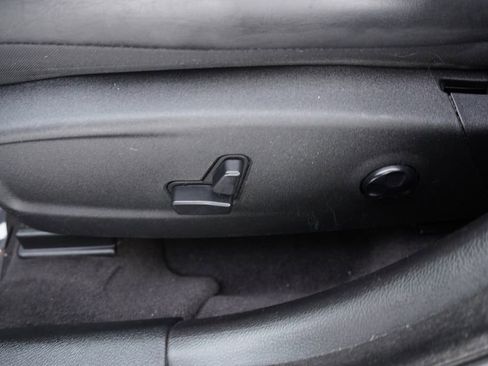 Certified 2017 Chrysler 300 Limited image 20