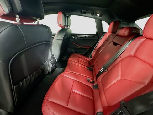 Certified 2026 Porsche Macan AWD/4WD image 23