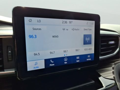 Used 2023 Ford Explorer Limited w/ Equipment Group 301A AWD/4WD image 16