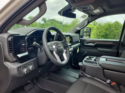 New 2026 GMC Sierra 2500 SLE w/ SLE Value Package; AWD/4WD image 12