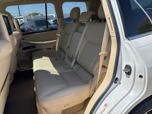 Used 2014 Lexus LX 570 4WD image 11