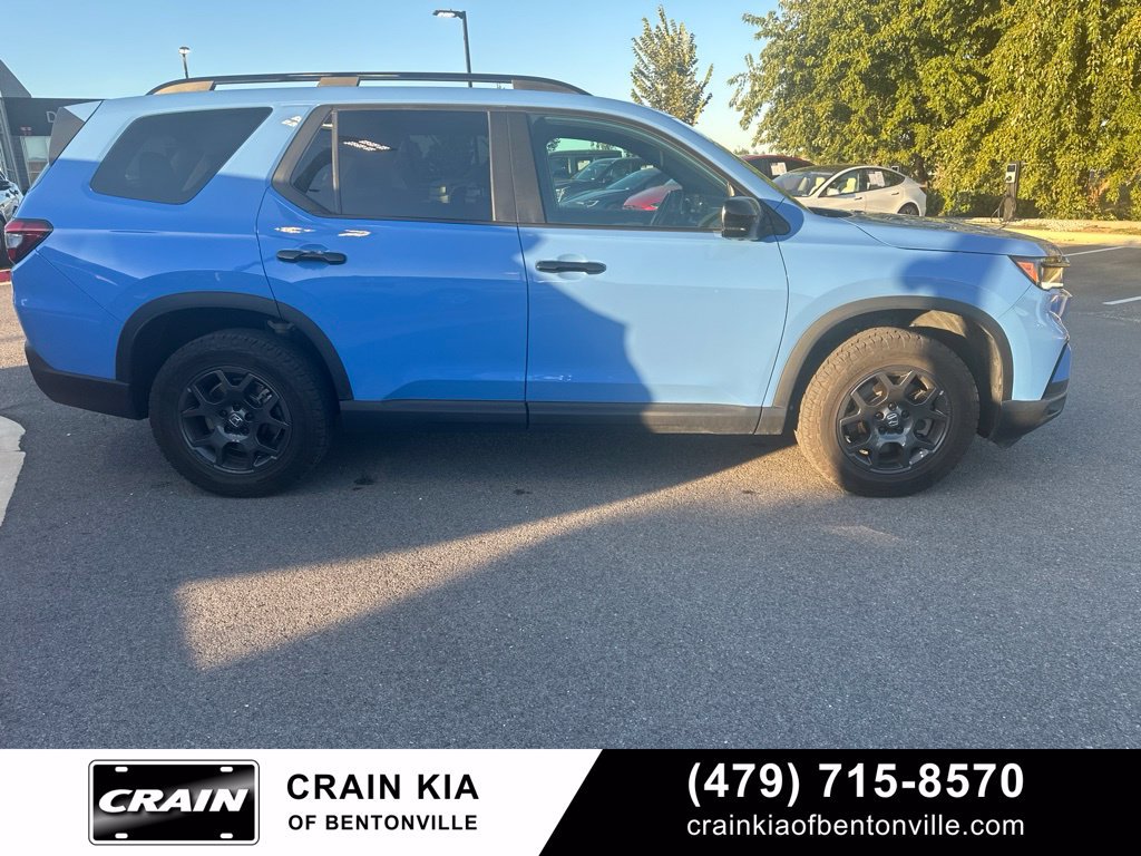 Used 2025 Honda Pilot TrailSport image 7