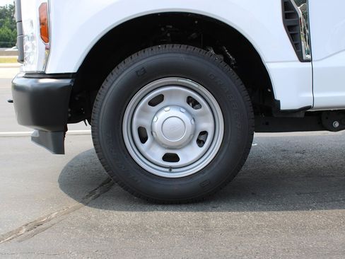 Used 2025 Ford F350 XL w/ XL Driver Assist Package RWD image 33