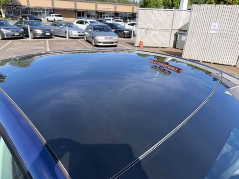 Used 2024 Tesla Model Y Long Range AWD/4WD image 5