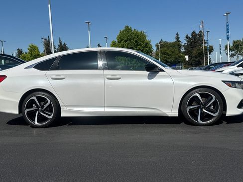Used 2022 Honda Accord Sport image 7