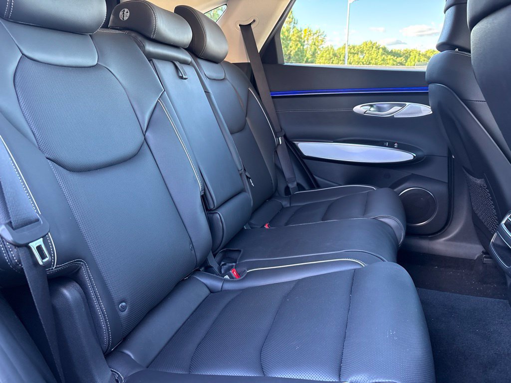Certified 2026 Genesis GV70 2.5T Advanced AWD/4WD image 14