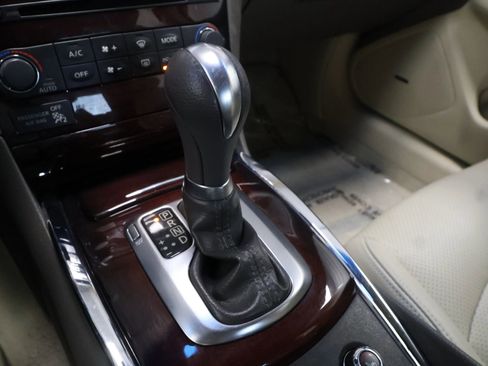 Used 2011 INFINITI G37 Journey w/ Premium Pkg image 22