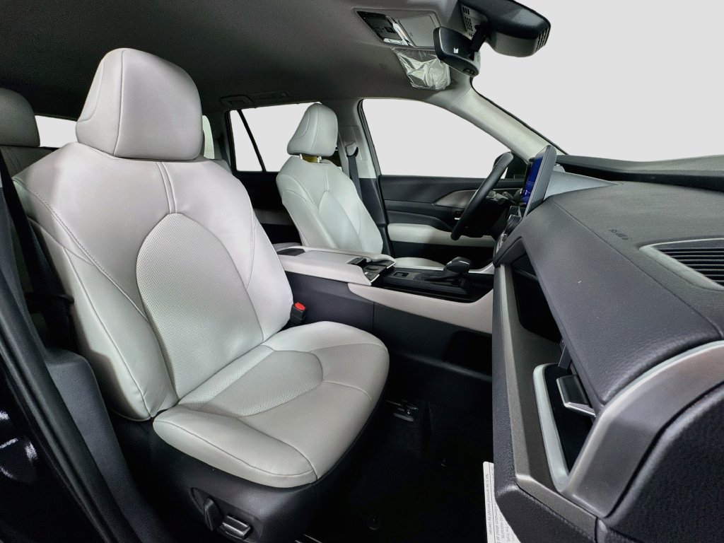 New 2026 Toyota Grand Highlander XLE FWD image 28