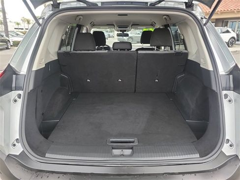 Used 2023 Nissan Rogue SV image 28