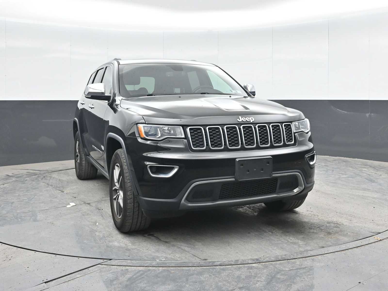 Used 2021 Jeep Grand Cherokee Limited w/ Trailer Tow Group IV AWD/4WD image 6
