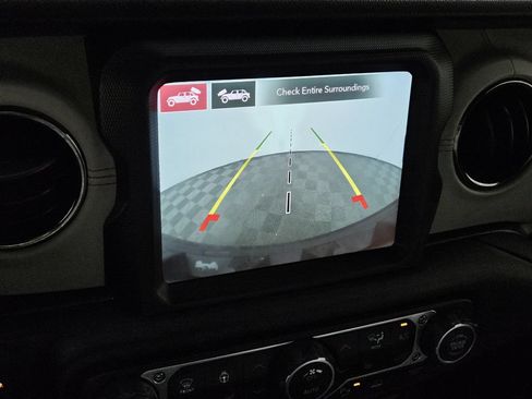 Used 2021 Jeep Wrangler Unlimited Sahara AWD/4WD image 14