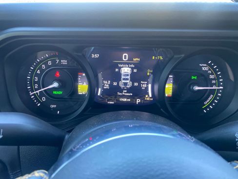 Used 2024 Jeep Wrangler Unlimited Sahara w/ Technology Group AWD/4WD image 13