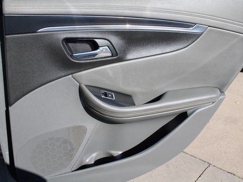 Used 2019 Chevrolet Impala LT image 6