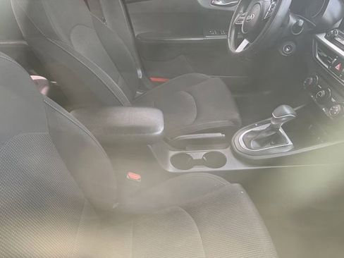 Used 2021 Kia Forte LXS FWD image 5