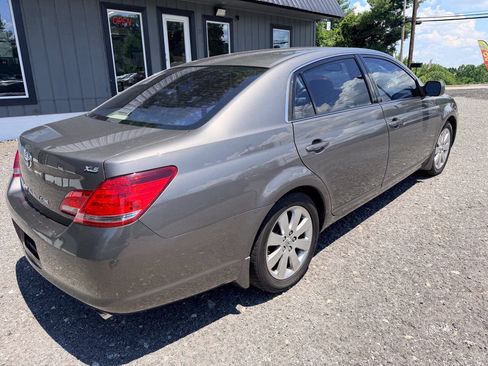 Used 2006 Toyota Avalon XLS FWD image 6