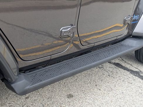 Used 2025 Jeep Wrangler Unlimited Sahara image 16