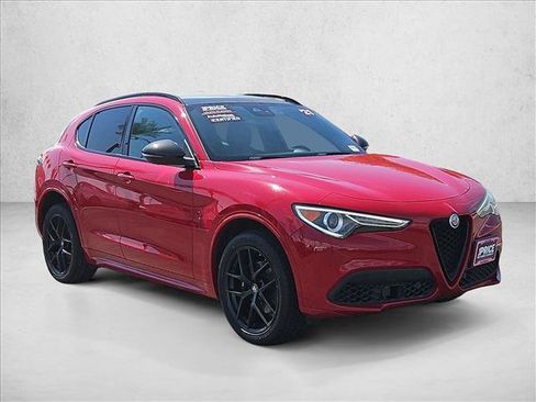 Used 2021 Alfa Romeo Stelvio Ti Sport AWD/4WD image 3