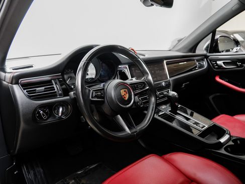 Used 2022 Porsche Macan S AWD/4WD image 3