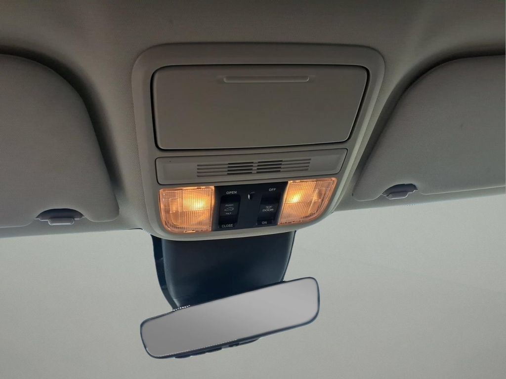 Used 2025 Honda Odyssey EX-L image 24