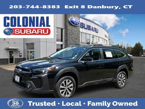Certified 2025 Subaru Outback Premium AWD/4WD image 1