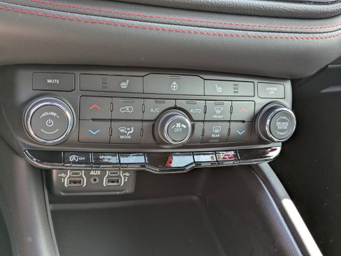 Certified 2025 Dodge Durango GT w/ Trailer Tow Group IV image 19