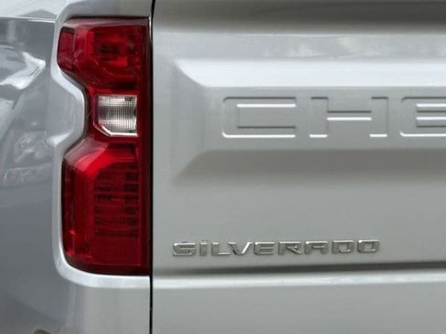 Used 2022 Chevrolet Silverado 1500 Custom image 6