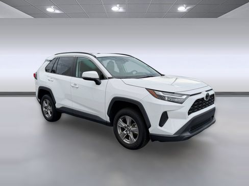 Used 2023 Toyota RAV4 XLE w/ Convenience Package FWD image 7