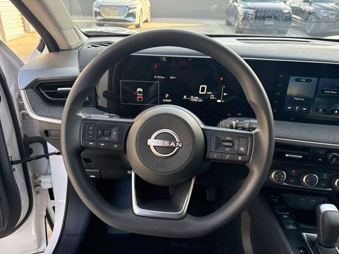 Used 2025 Nissan Kicks SV image 20