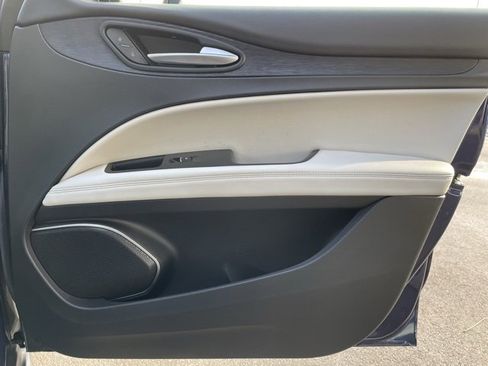 Used 2020 Alfa Romeo Stelvio Sprint w/ Nero Edizione image 28