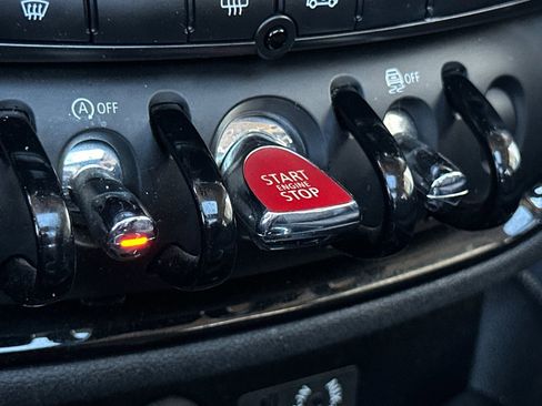 Used 2016 MINI Cooper Clubman 4dr HB image 31