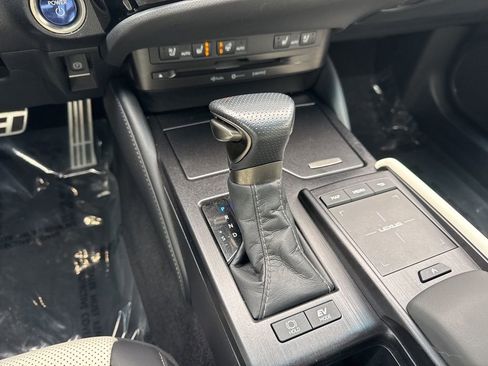 Used 2022 Lexus ES 300h F Sport image 17
