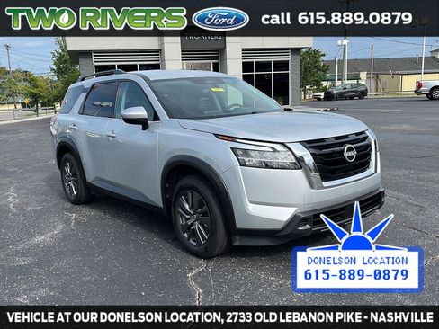 Used 2022 Nissan Pathfinder SV FWD image 2