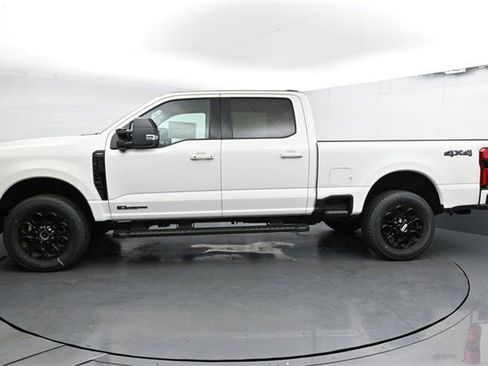 New 2025 Ford F250 Lariat w/ Black Appearance Package image 9
