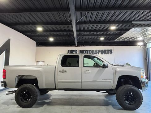 Used 2007 Chevrolet Silverado 2500 LTZ w/ Safety Package AWD/4WD image 4