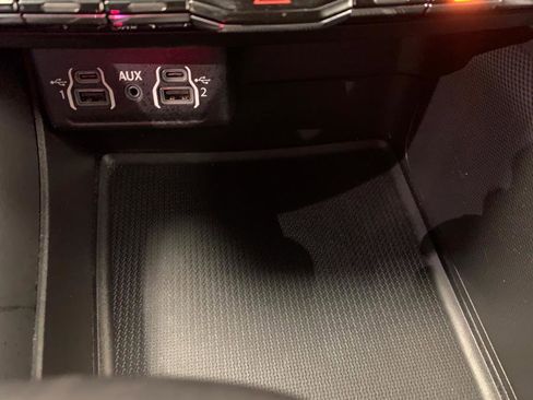 Used 2022 Dodge Durango GT image 35