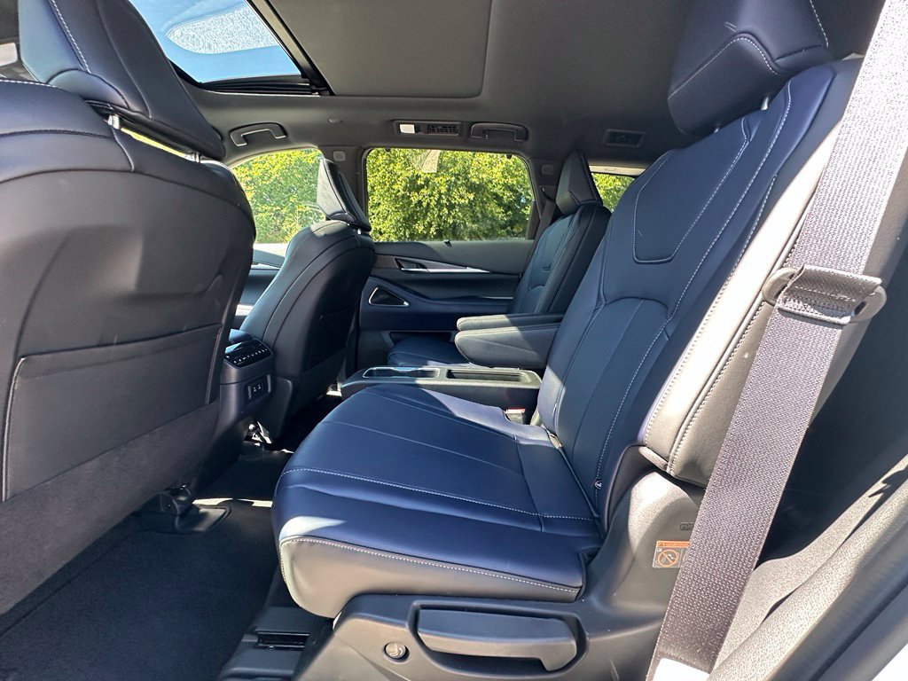 Certified 2026 INFINITI QX60 Sport w/ Dark Cargo Package AWD/4WD image 18