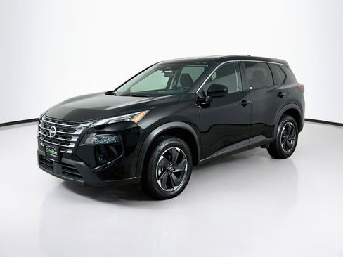 Used 2025 Nissan Rogue SV AWD/4WD image 3