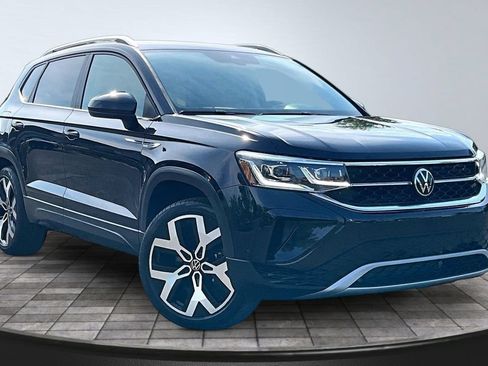 Used 2023 Volkswagen Taos SEL AWD/4WD image 3