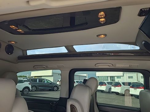 Used 2016 Mercedes-Benz Metris Passenger image 14