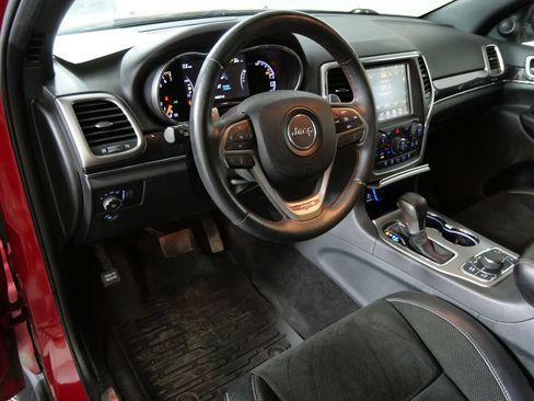 Used 2017 Jeep Grand Cherokee Trailhawk AWD/4WD image 12