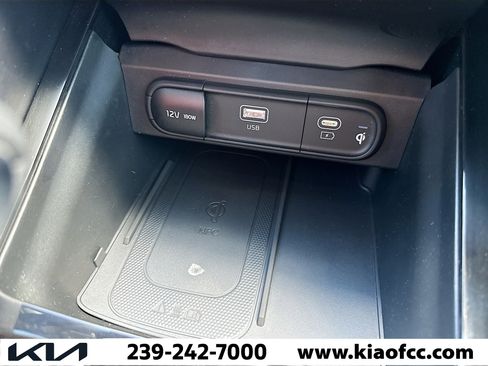 Certified 2024 Kia Telluride SX Prestige w/ Towing Package image 33