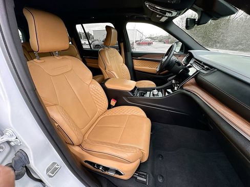Used 2022 Jeep Grand Cherokee Summit AWD/4WD image 37