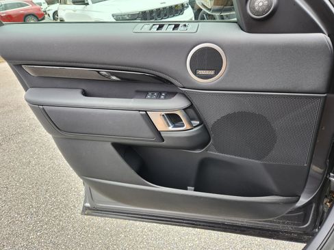 Certified 2024 Land Rover Discovery S image 25