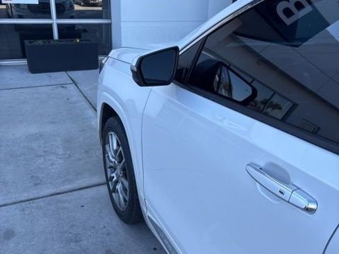 Used 2022 GMC Terrain Denali image 8