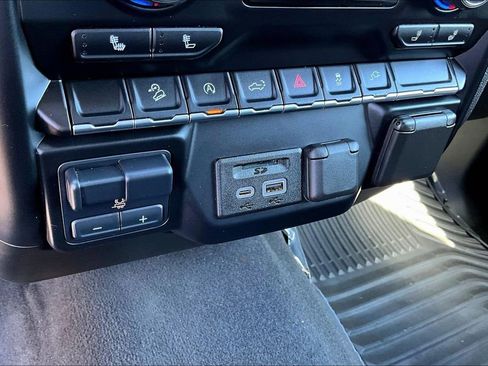 Used 2020 Chevrolet Silverado 1500 LT w/ Texas Edition AWD/4WD image 19