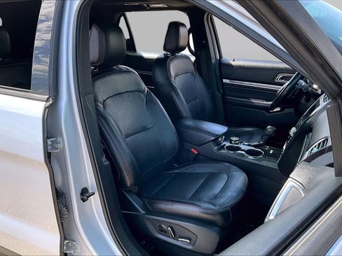 Used 2018 Ford Explorer Sport AWD/4WD image 9